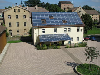 solar-system-family-house-1 solar-system-family-house-1